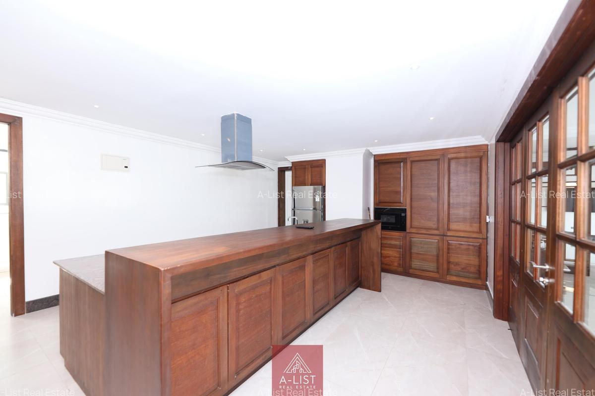 5 Bed Apartment with En Suite at Nyando Road - 6