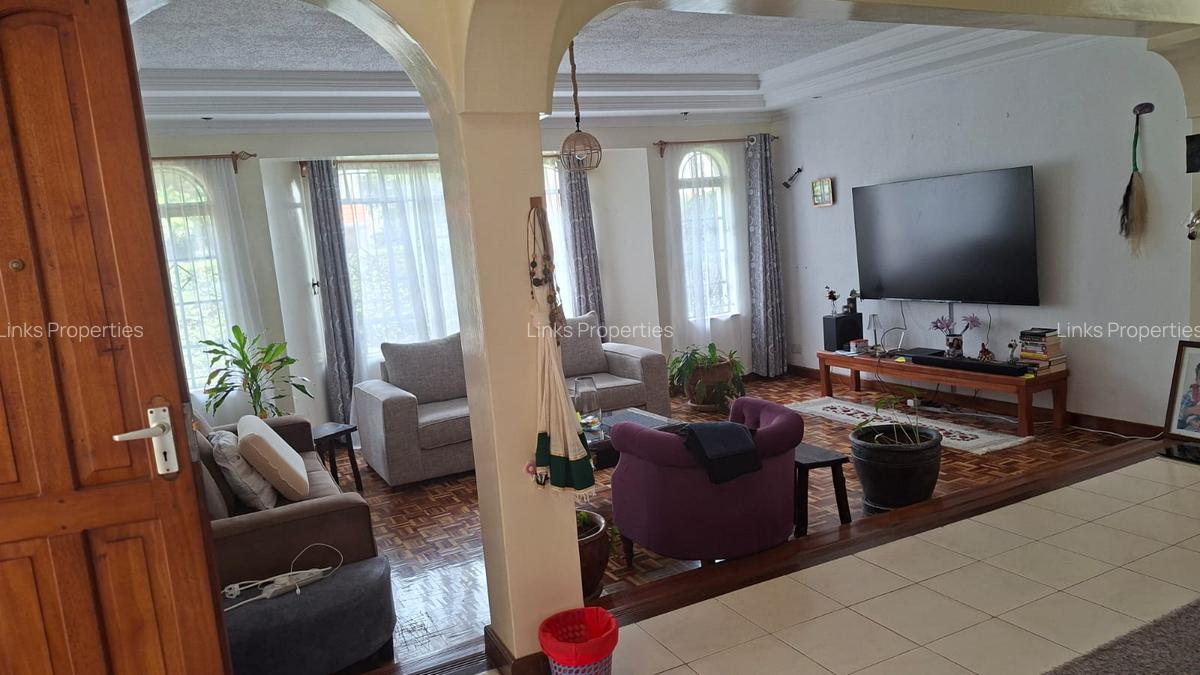 4 Bed Townhouse with En Suite at Lavington - 12