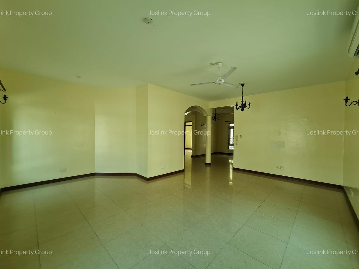 5 Bed Townhouse with Swimming Pool in Nyali Area - 15