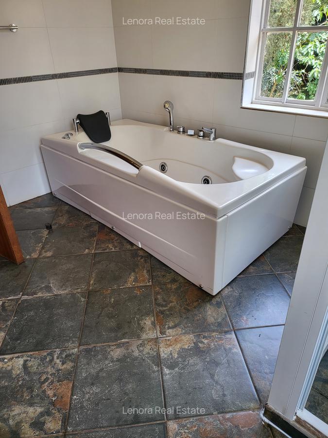 5 Bed Villa with En Suite in Nyari - 5