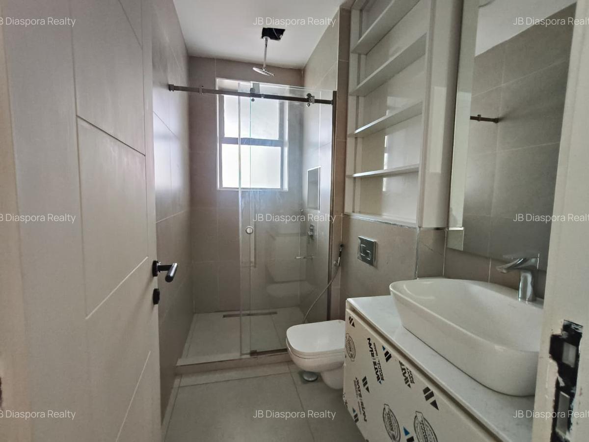 4 Bed Apartment with En Suite in General Mathenge - 6