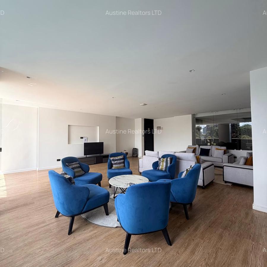 Serviced 2 Bed Apartment with En Suite at Brookside Drive - 9