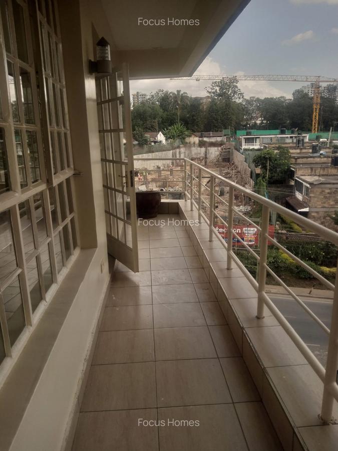 2 Bed Apartment with En Suite in Lavington - 2