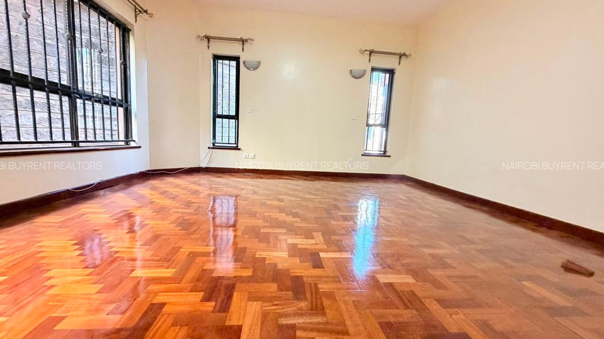 4 Bed Apartment with En Suite in Westlands Area - 12