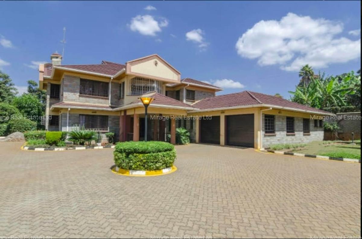 5 Bed House with En Suite in Runda - 1