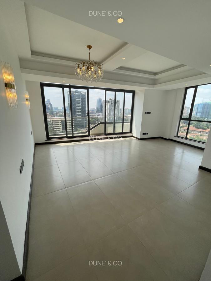 3 Bed Apartment with En Suite in Riverside - 18