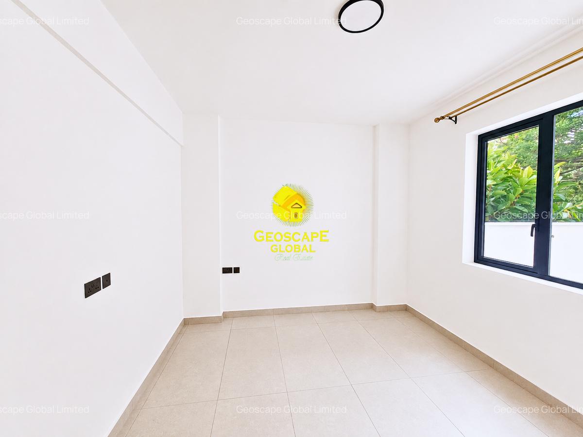 3 Bed Apartment with En Suite in Brookside - 5