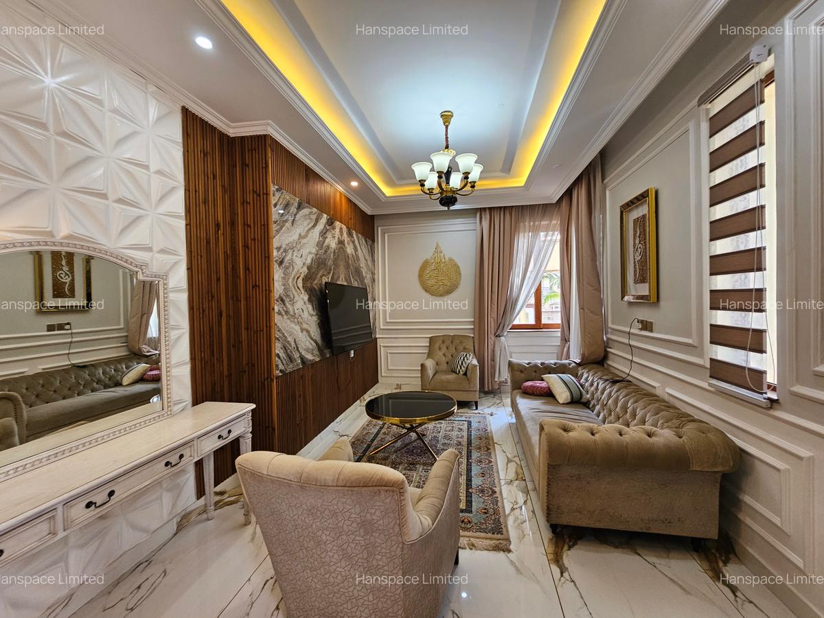 6 Bed Villa with En Suite in Lavington - 3