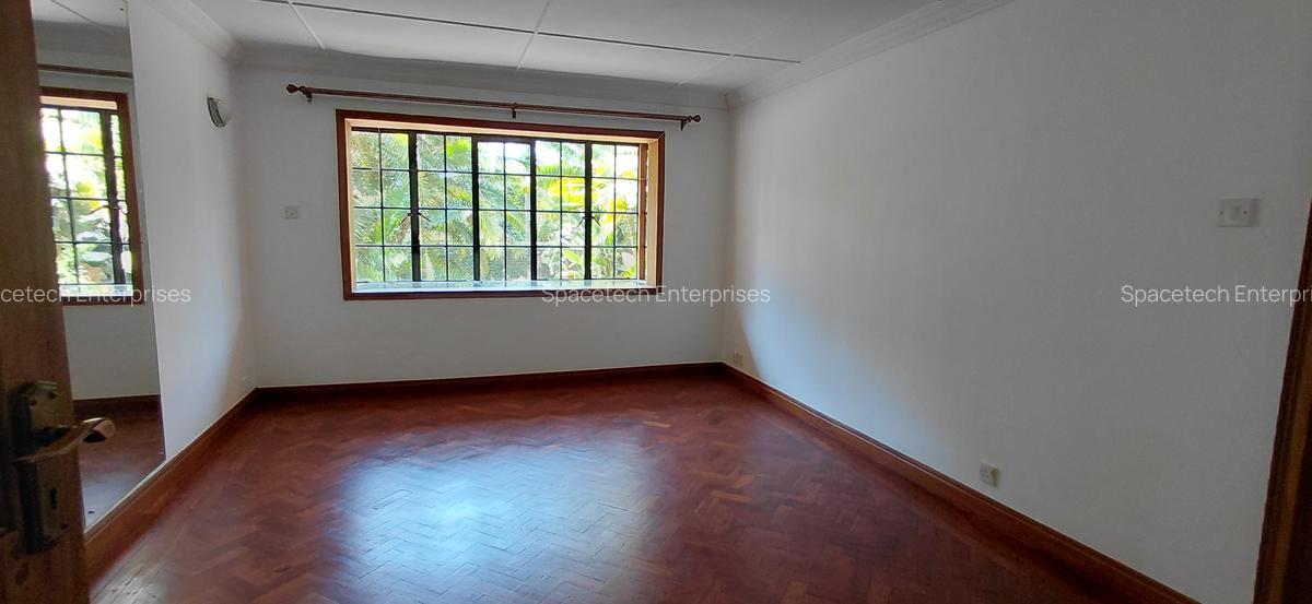 5 Bed Townhouse with En Suite in Runda - 15
