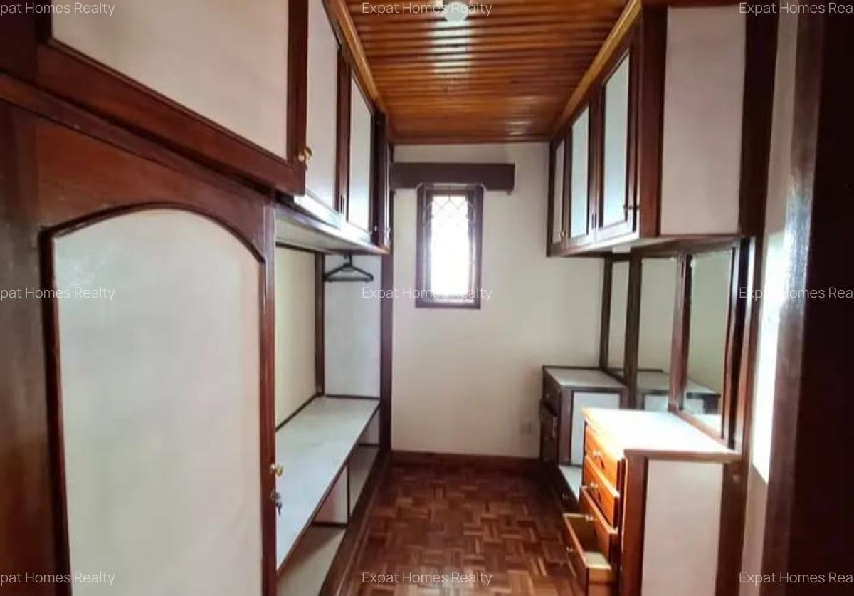 4 Bed Townhouse with Swimming Pool in Lavington - 11