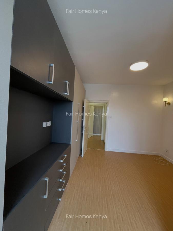 4 Bed Apartment with En Suite at Hatheru Road - 7