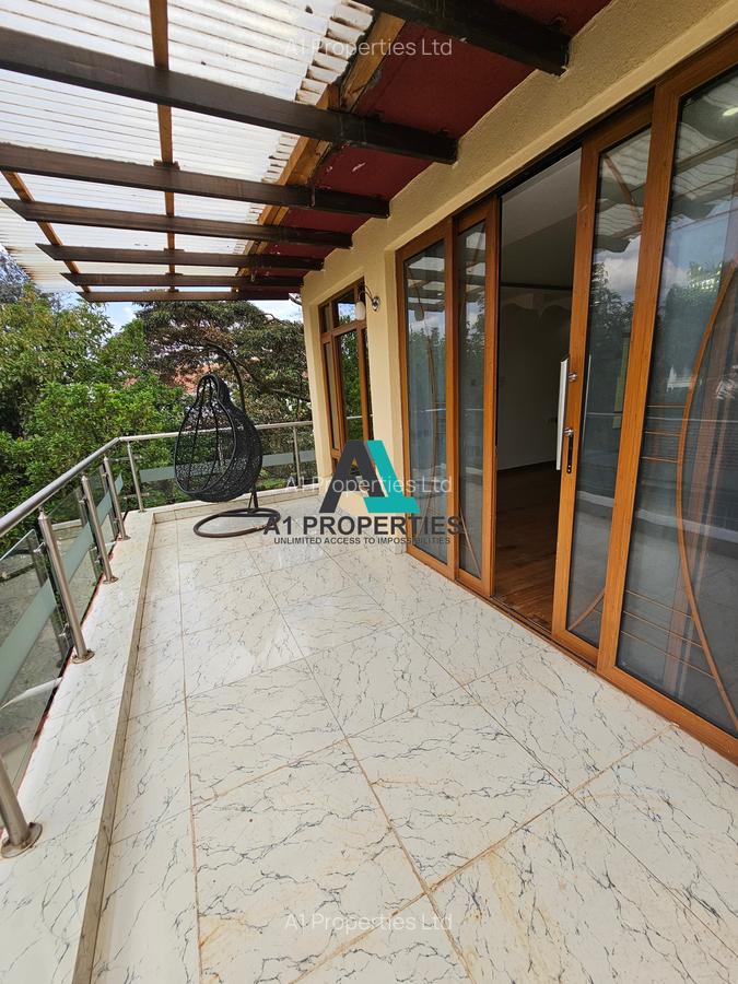 5 Bed Townhouse with En Suite in Lavington - 10