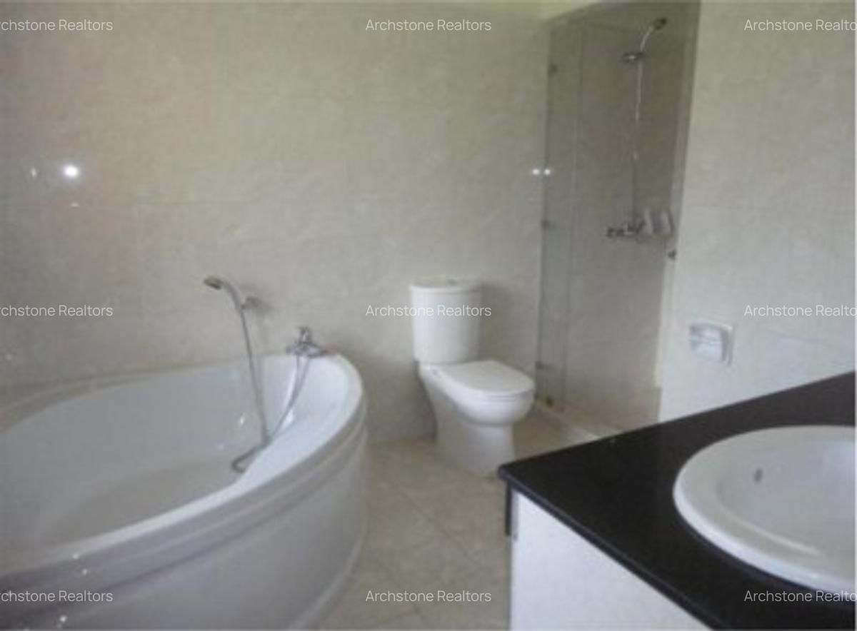 4 Bed Townhouse with En Suite in Runda - 8