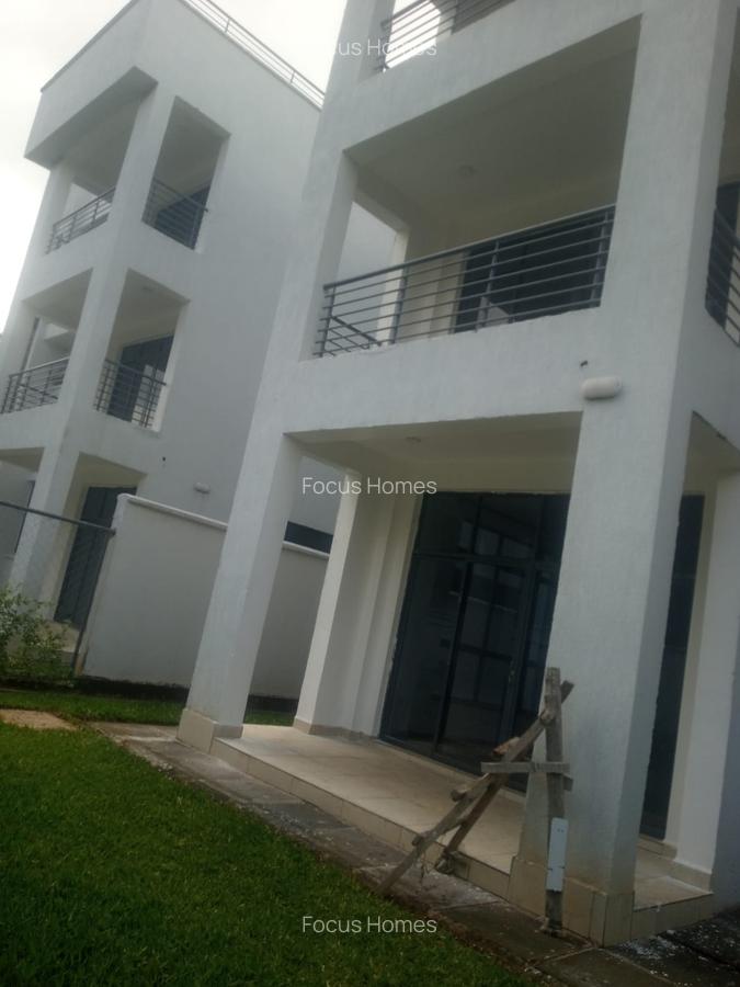 4 Bed Townhouse with En Suite in Lavington - 13