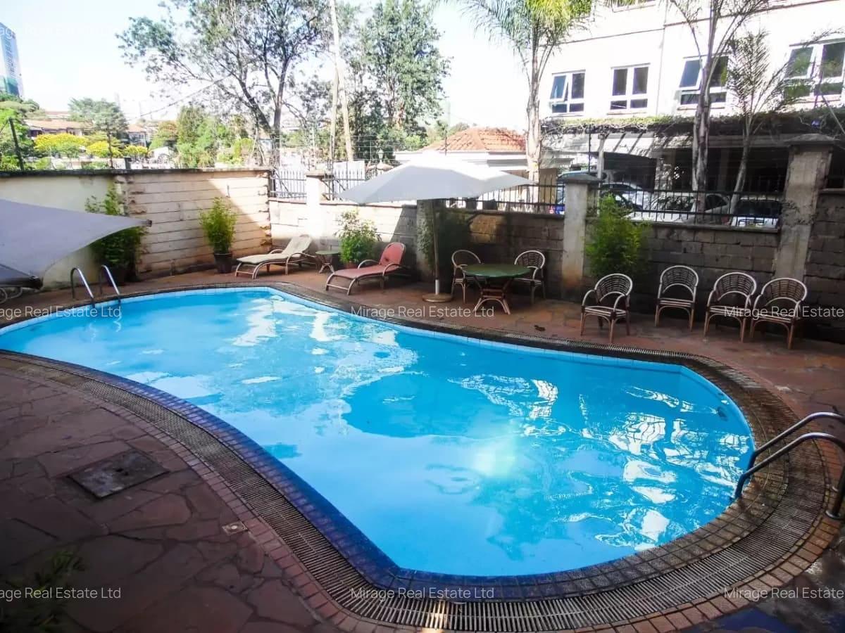 3 Bed Apartment with Swimming Pool in Riverside - 1