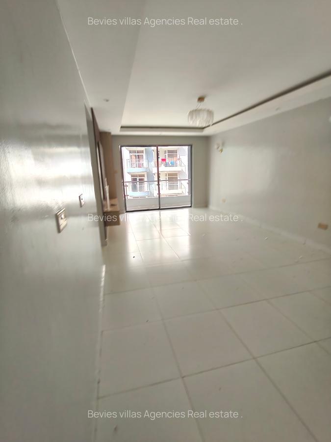 2 Bed Apartment with En Suite at Parklands - 13