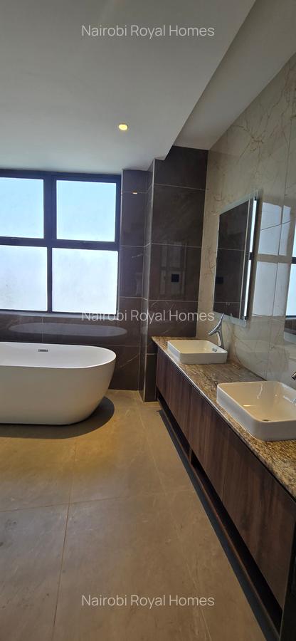 3 Bed Apartment with En Suite at Riverside Drive - 10