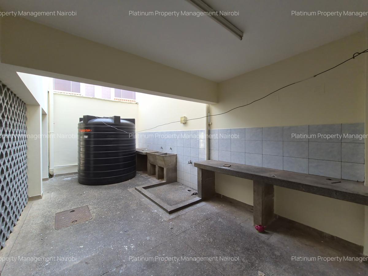 5 Bed House with En Suite at Second Parklands - 7