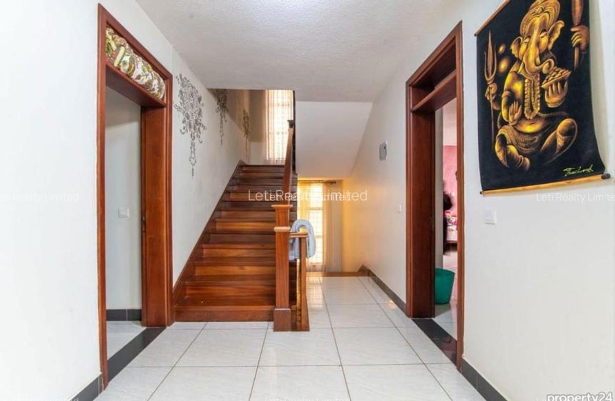 5 Bed Townhouse with En Suite in Lavington - 5