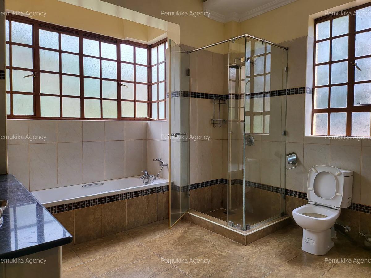 5 Bed Townhouse with En Suite in Rosslyn - 14
