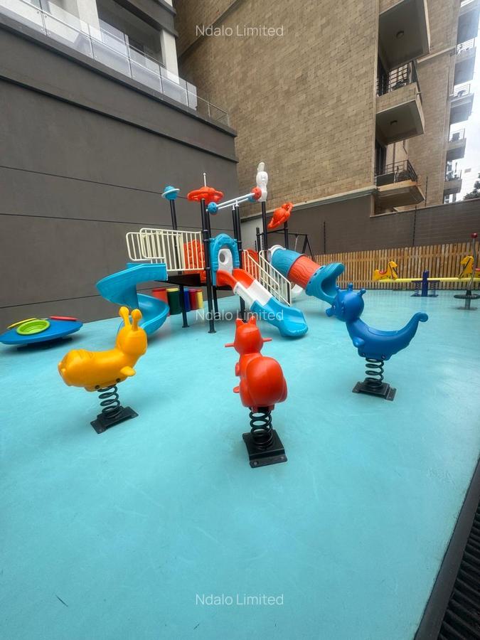 3 Bed Apartment with En Suite at Riverside - 17