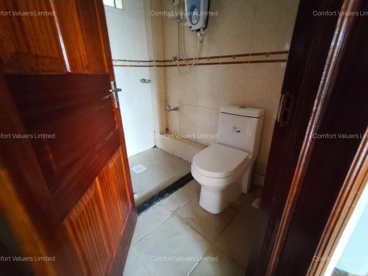 1 Bed Apartment with En Suite at Near Sarit Centre - 11