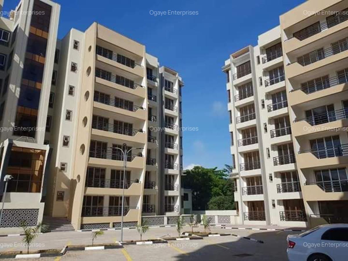 3 Bed Apartment with En Suite at 801181 - 1