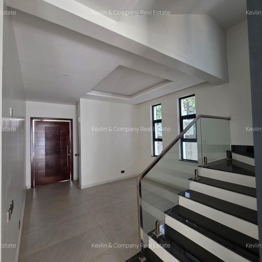 5 Bed Townhouse with En Suite in Lavington - 7