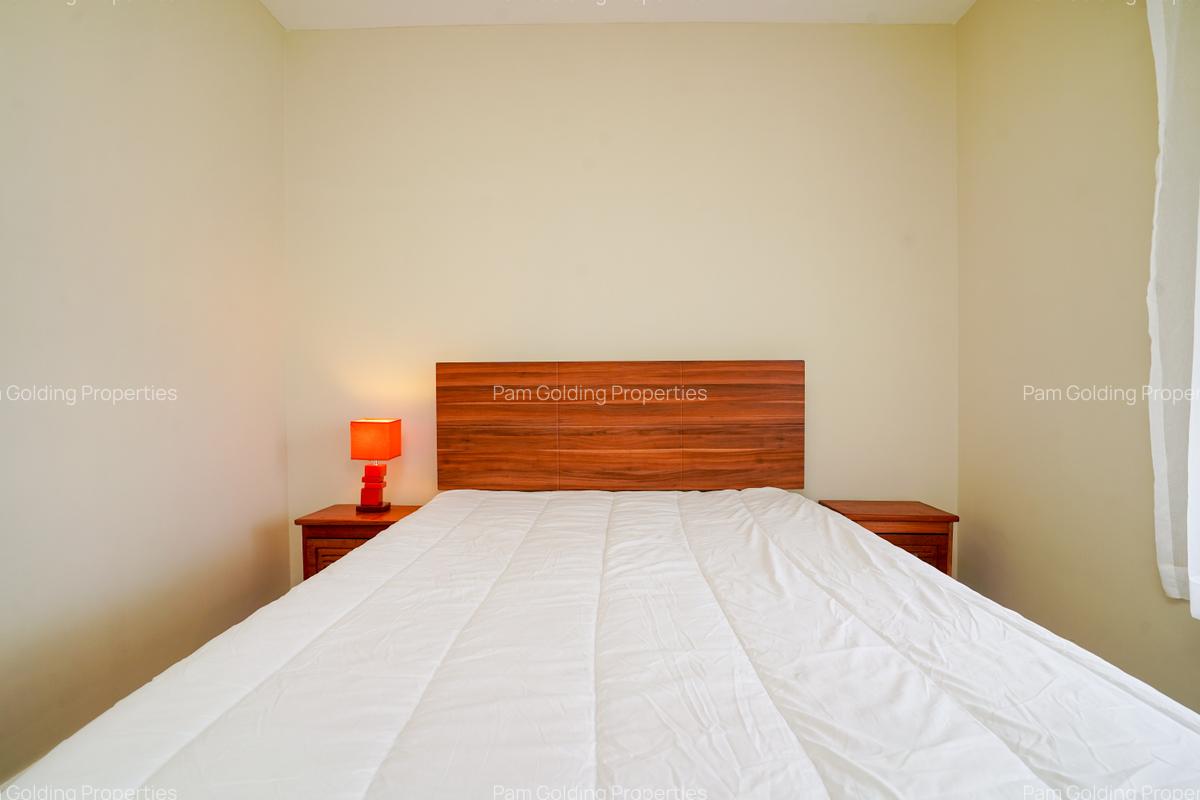 1 Bed Apartment with Swimming Pool in Riverside - 8
