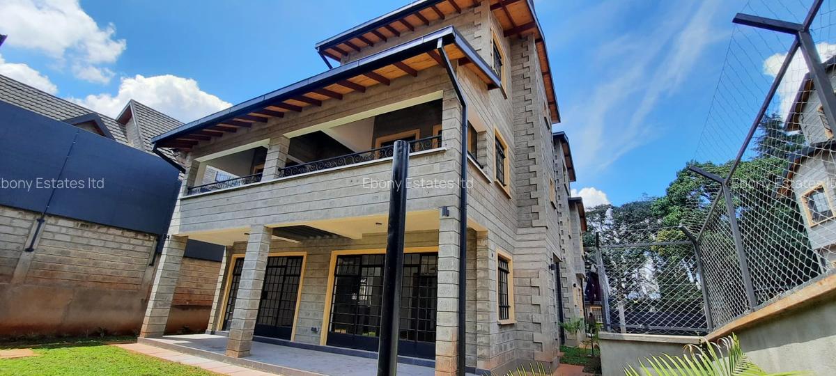 5 Bed Townhouse with En Suite in Lavington - 1