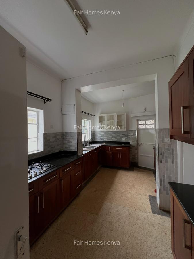 3 Bed House with En Suite at Lavington Green - 7