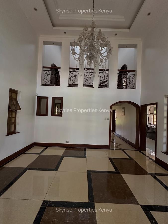 5 Bed House with En Suite in Runda - 10