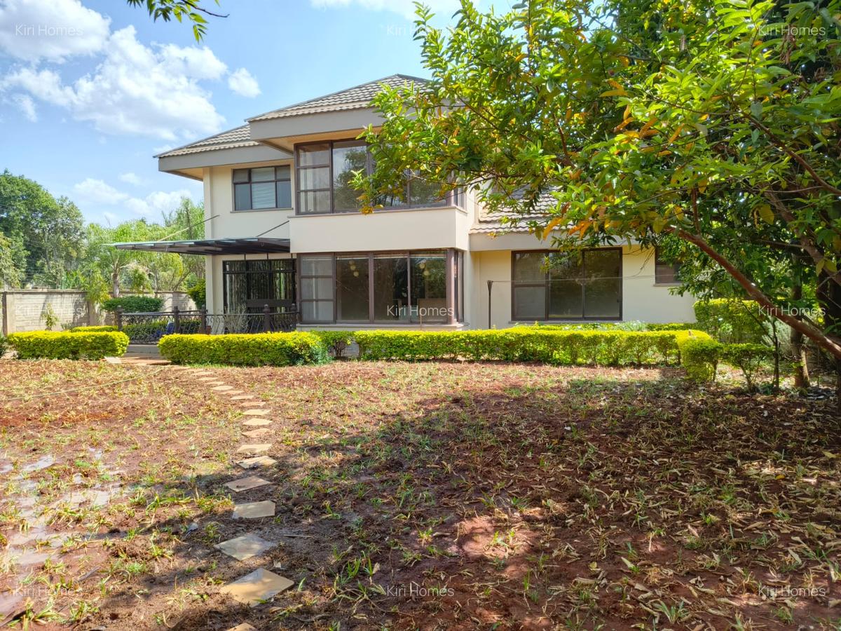 4 Bed Townhouse with Swimming Pool in Ridgeways - 2
