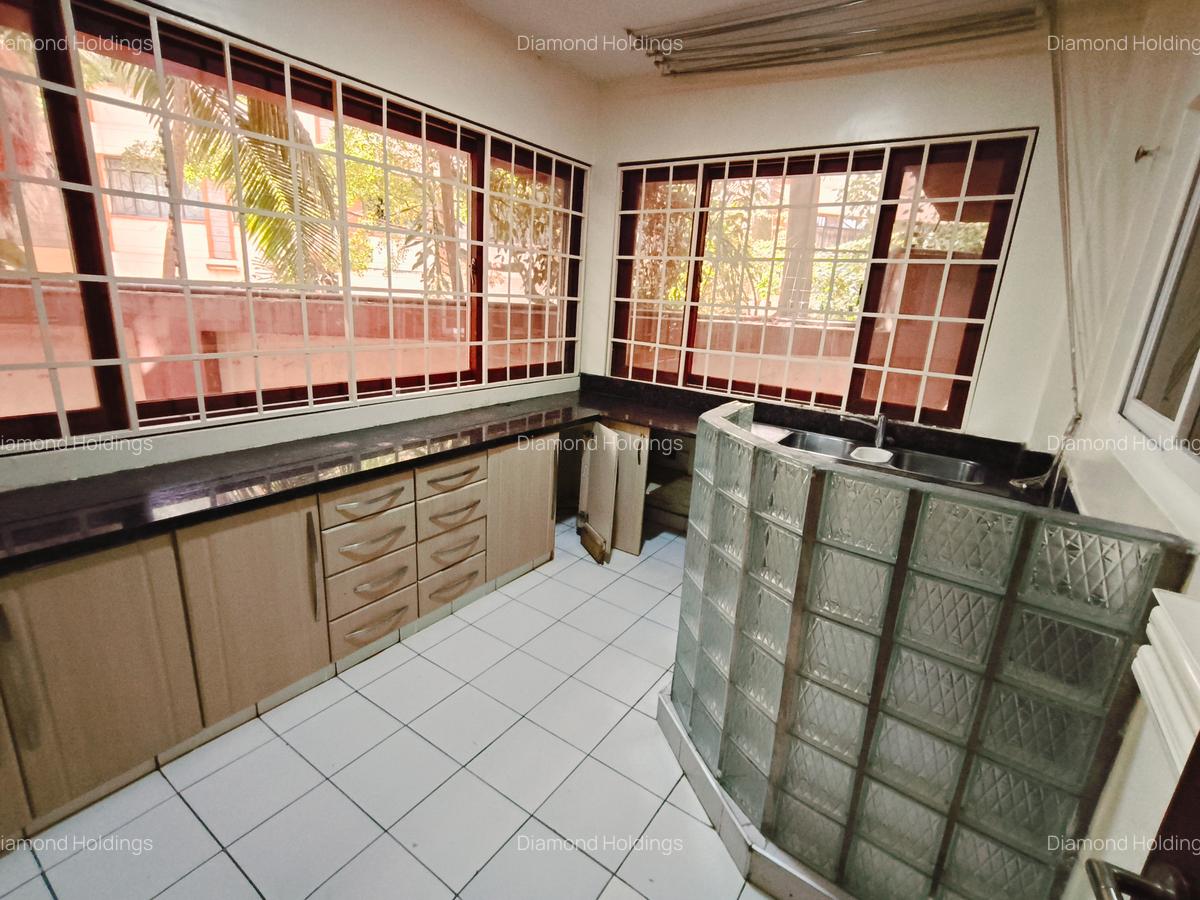 3 Bed Apartment with En Suite at Parklands - 9