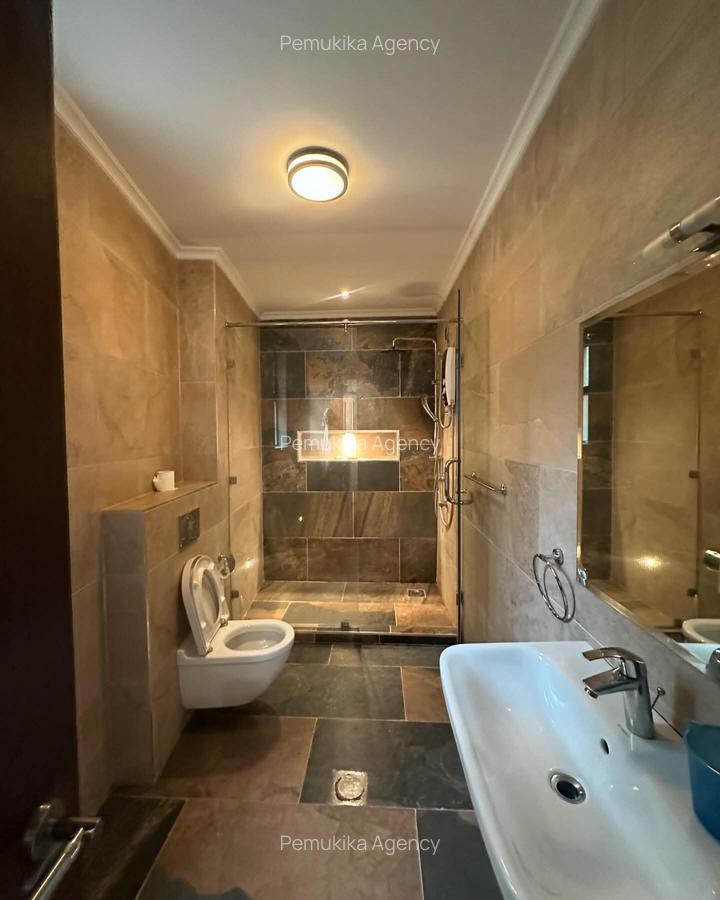 5 Bed Townhouse with En Suite in Lavington - 12