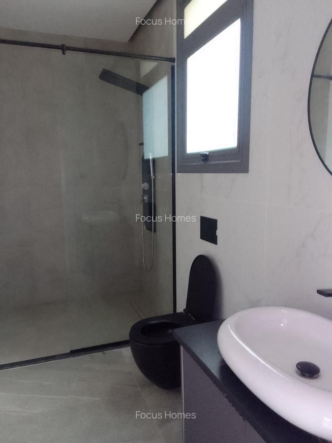 5 Bed Townhouse with En Suite in Lavington - 11
