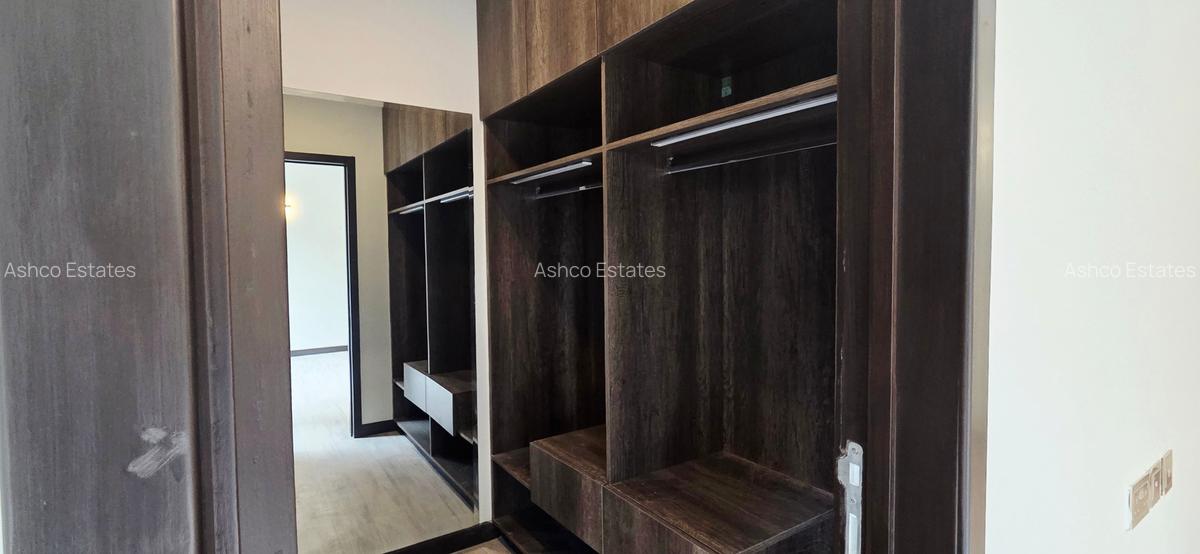 3 Bed Apartment with En Suite at Riverside Drive - 12