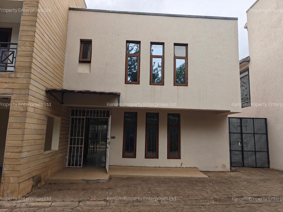5 Bed Townhouse with En Suite in Lavington - 2