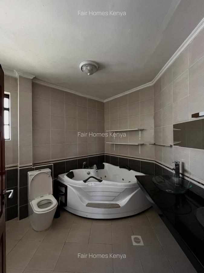 5 Bed Townhouse with En Suite at James Gichuru - 10