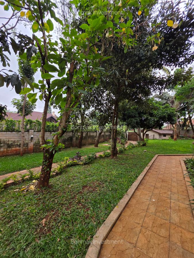 5 Bed House with En Suite at Old Runda - 9