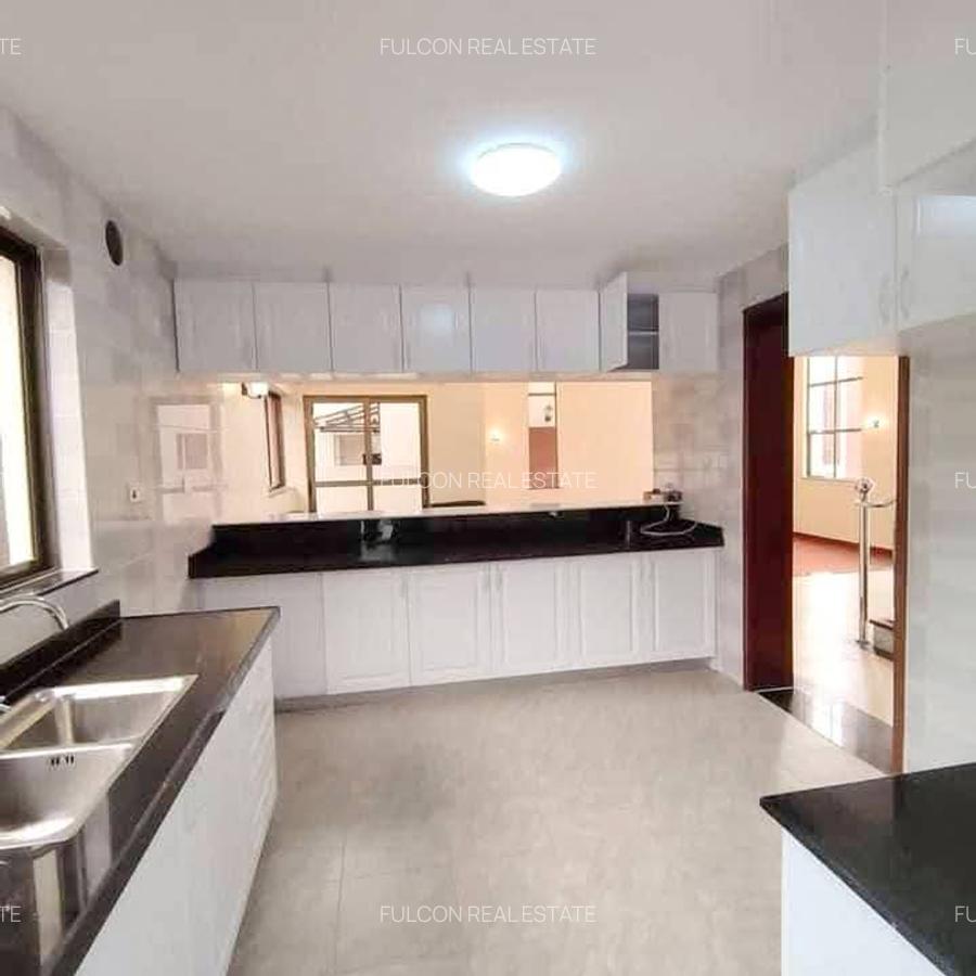 5 Bed Villa with En Suite in Lavington - 11
