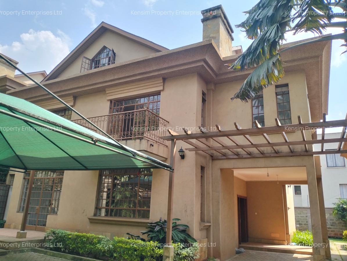 5 Bed Townhouse with En Suite in Lavington - 1
