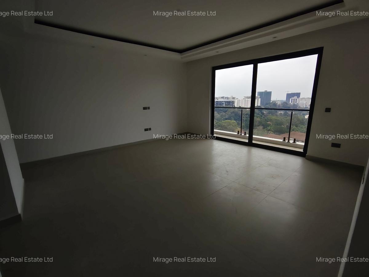 2 Bed Apartment with En Suite in Brookside - 12
