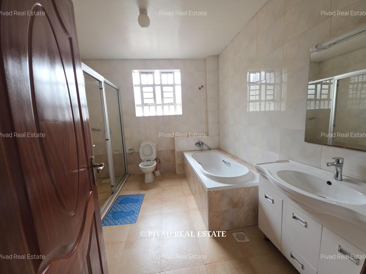 5 Bed House with Garden in Runda - 13