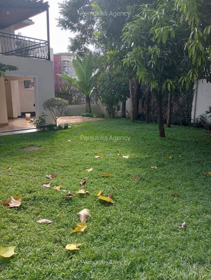 4 Bed Townhouse with En Suite at Runda Gardens - 10