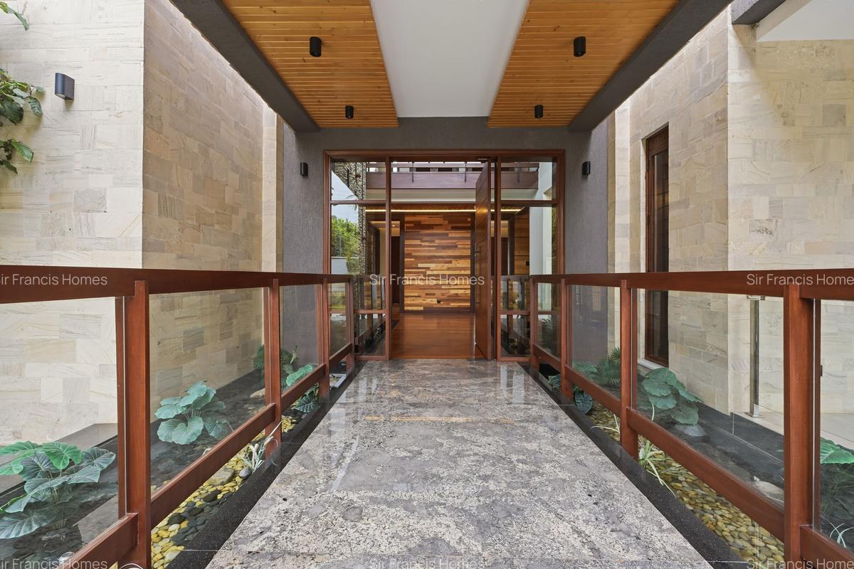 5 Bed House with En Suite in Runda - 4