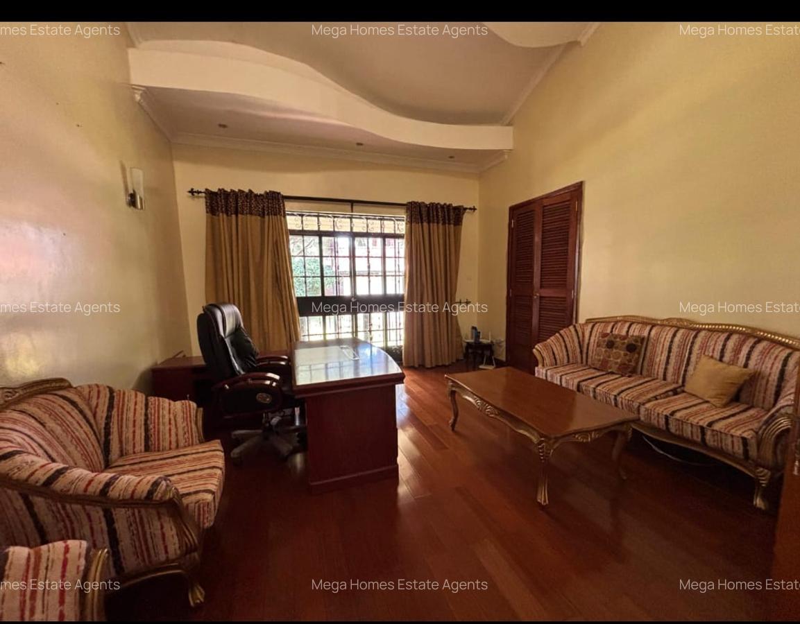 5 Bed House with En Suite in Runda - 3
