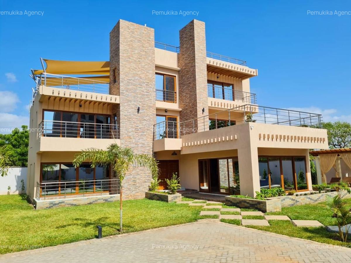 5 Bed Townhouse with En Suite in Diani - 1