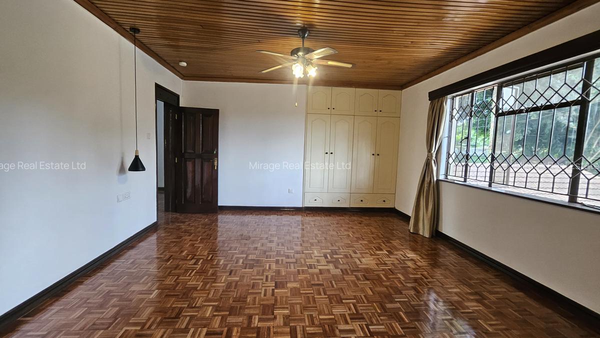 5 Bed House with En Suite in Runda - 6