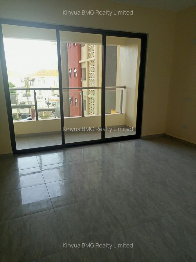 3 Bed Apartment with En Suite at 3Rd Avenue - 1